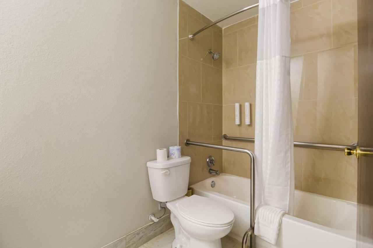 Clarion Pointe Lake Jackson - Clute Ngoại thất bức ảnh
